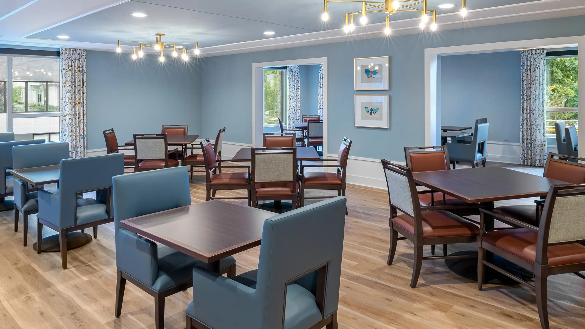 Dining room for memory care at American House Oak Park, a luxury memory care facility in Oak Park, Illinois